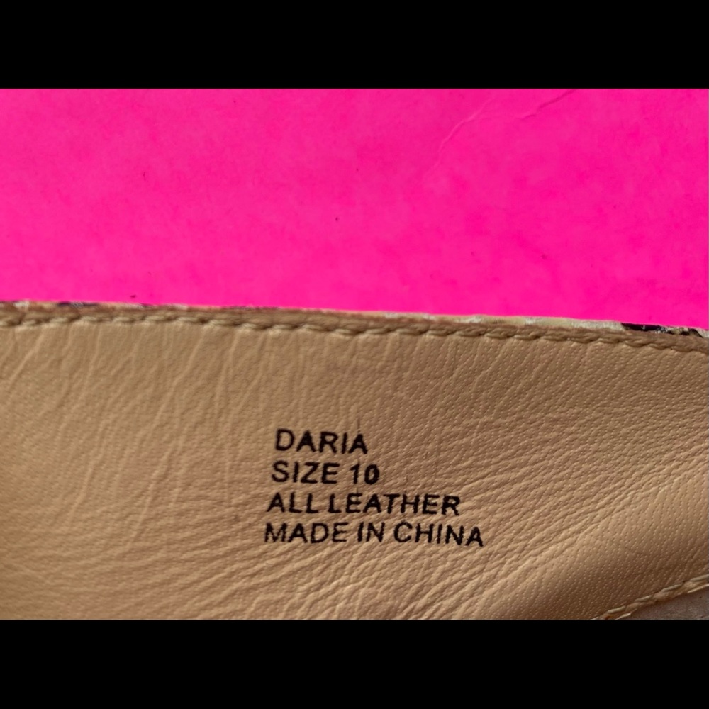 BCBGMAXAZRIA leather and studs - Picture 8 of 8